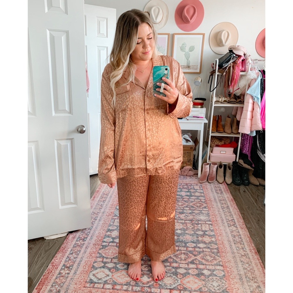 Show Me Your Mumu Classic PJ Set in Gold Cheetah Silky